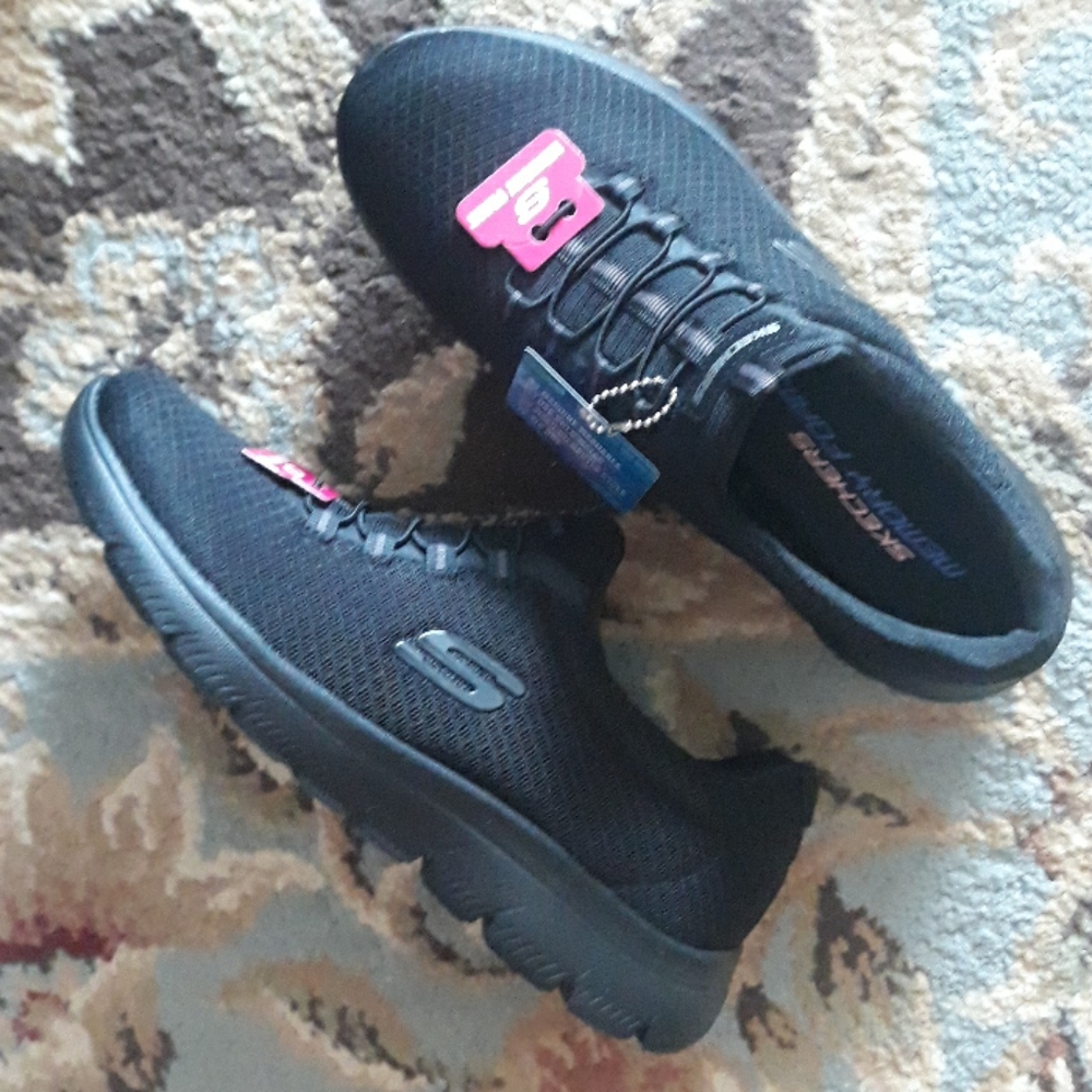 2x*Host Pick*Skechers Summits shoes
